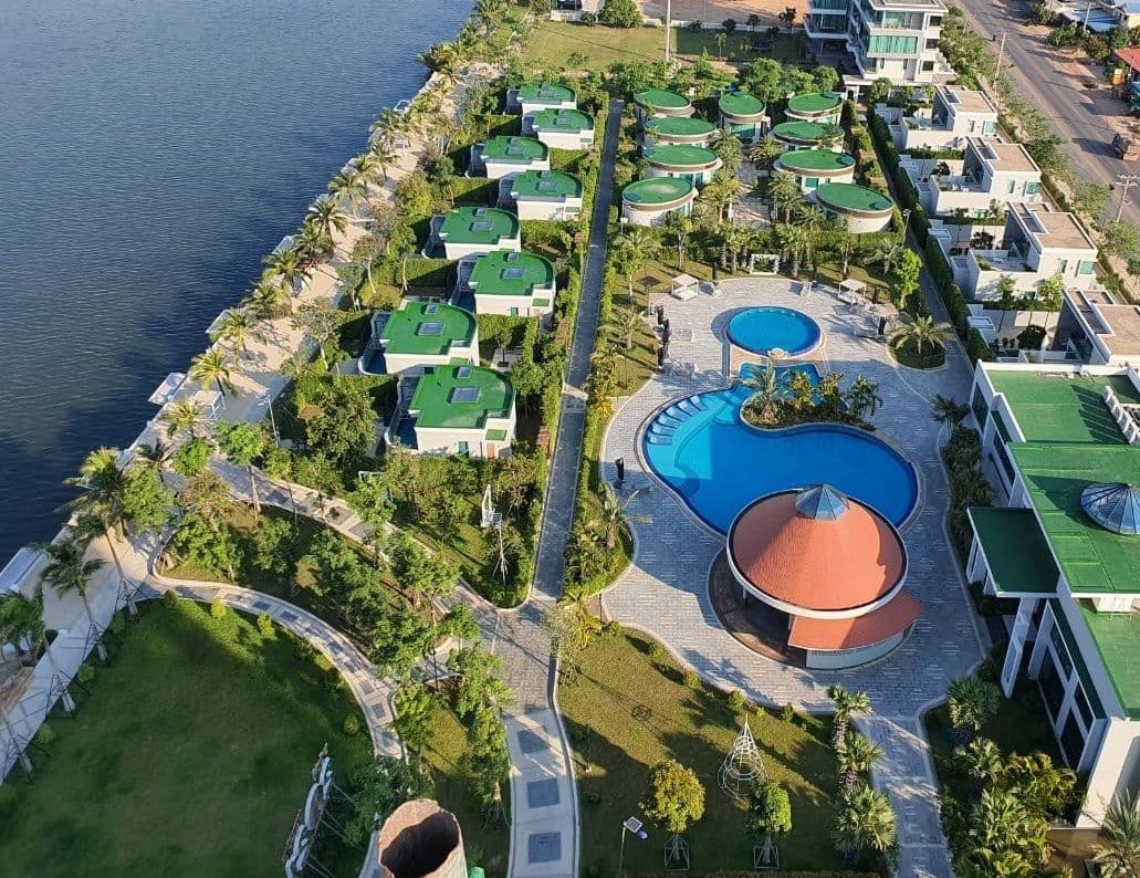 Castle Bayview Resort & Spa