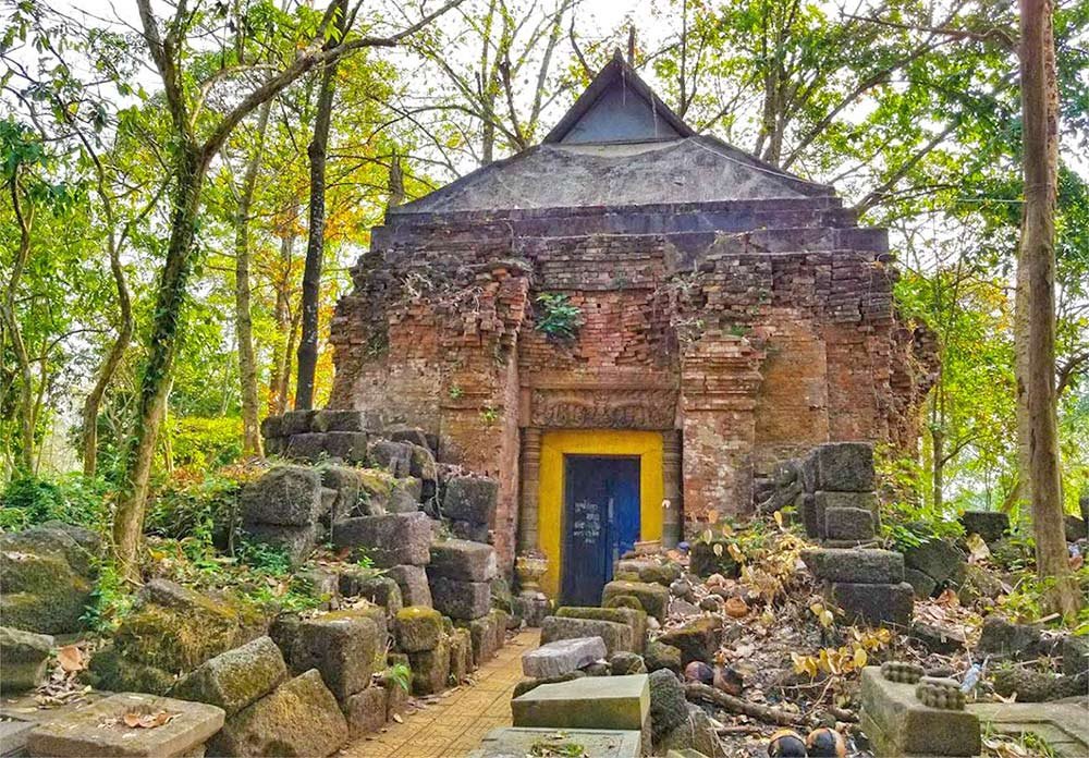 Preah Theat Tuk Chha Temple | ប្រាសាទព្រះធាតុទឹកឆា