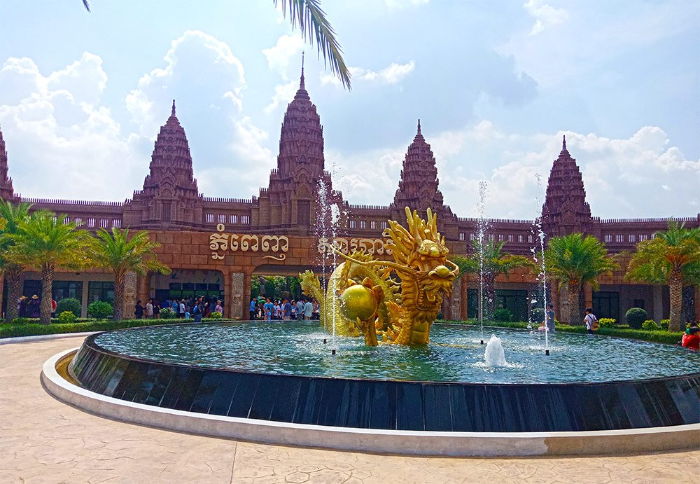 Phnom Penh Safari World | ភ្នំពេញសាហ្វារី