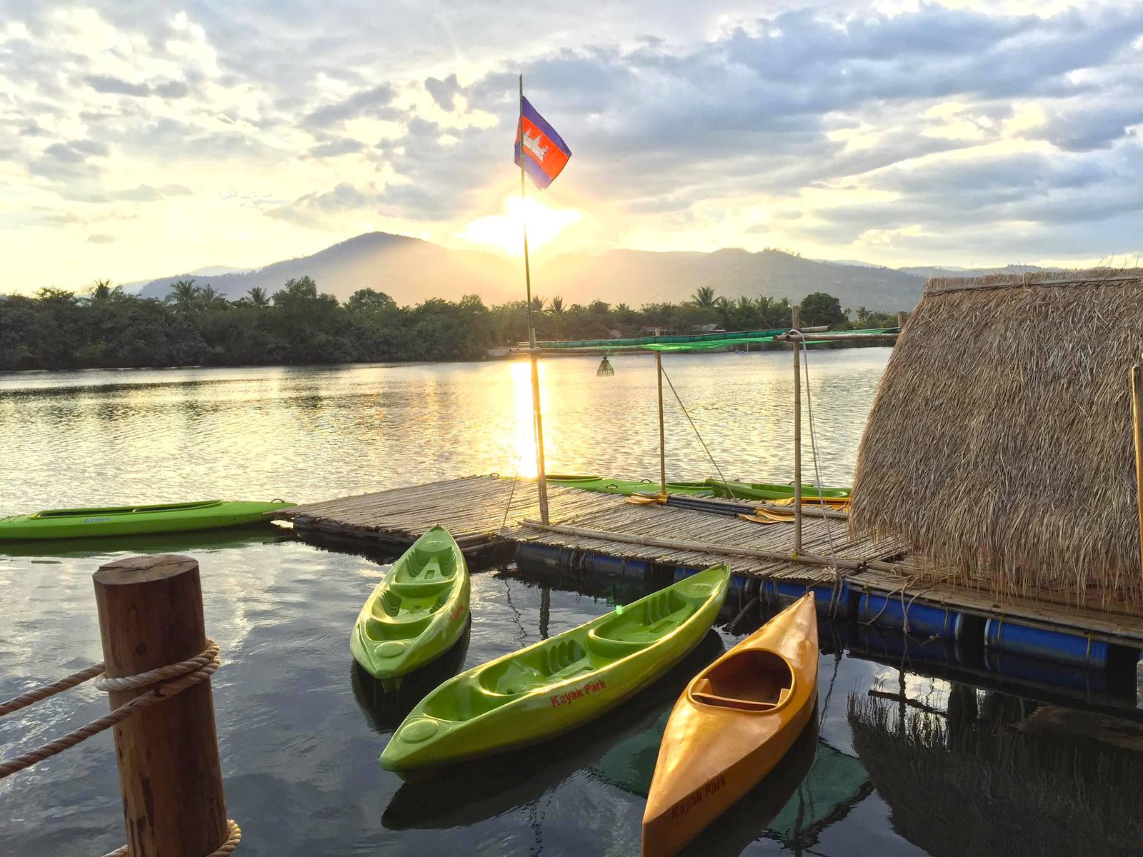 Kayak Park | កាយ៉ាក់ផាក