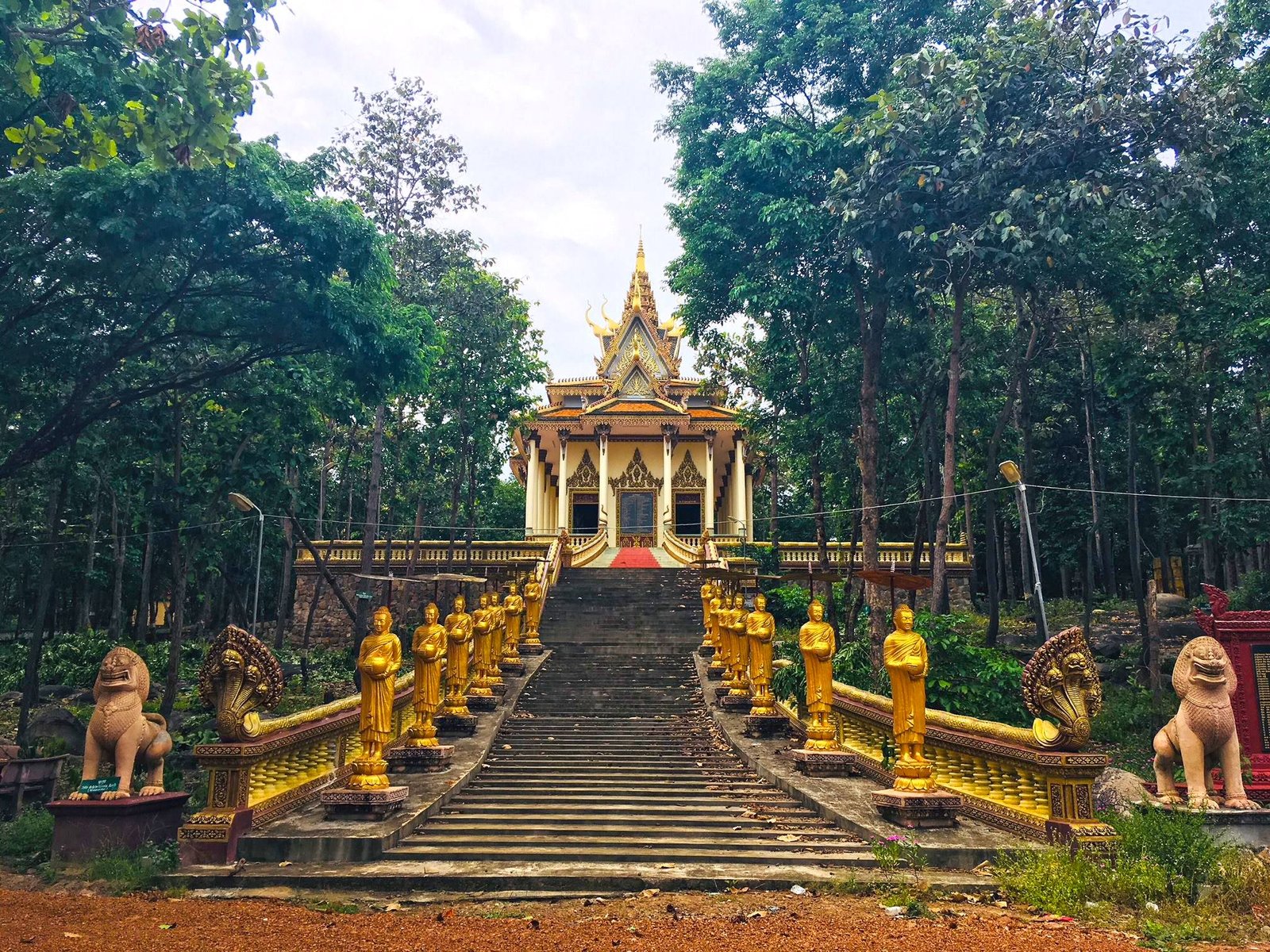 Phnom Baktra Pagoda | វត្តភ្នំបាក់ត្រា