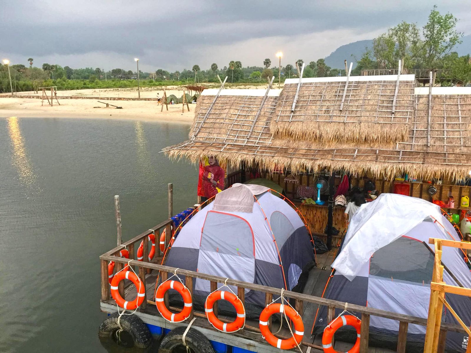 Phe Samout Resort | ផែសមុទ្រ រីសត