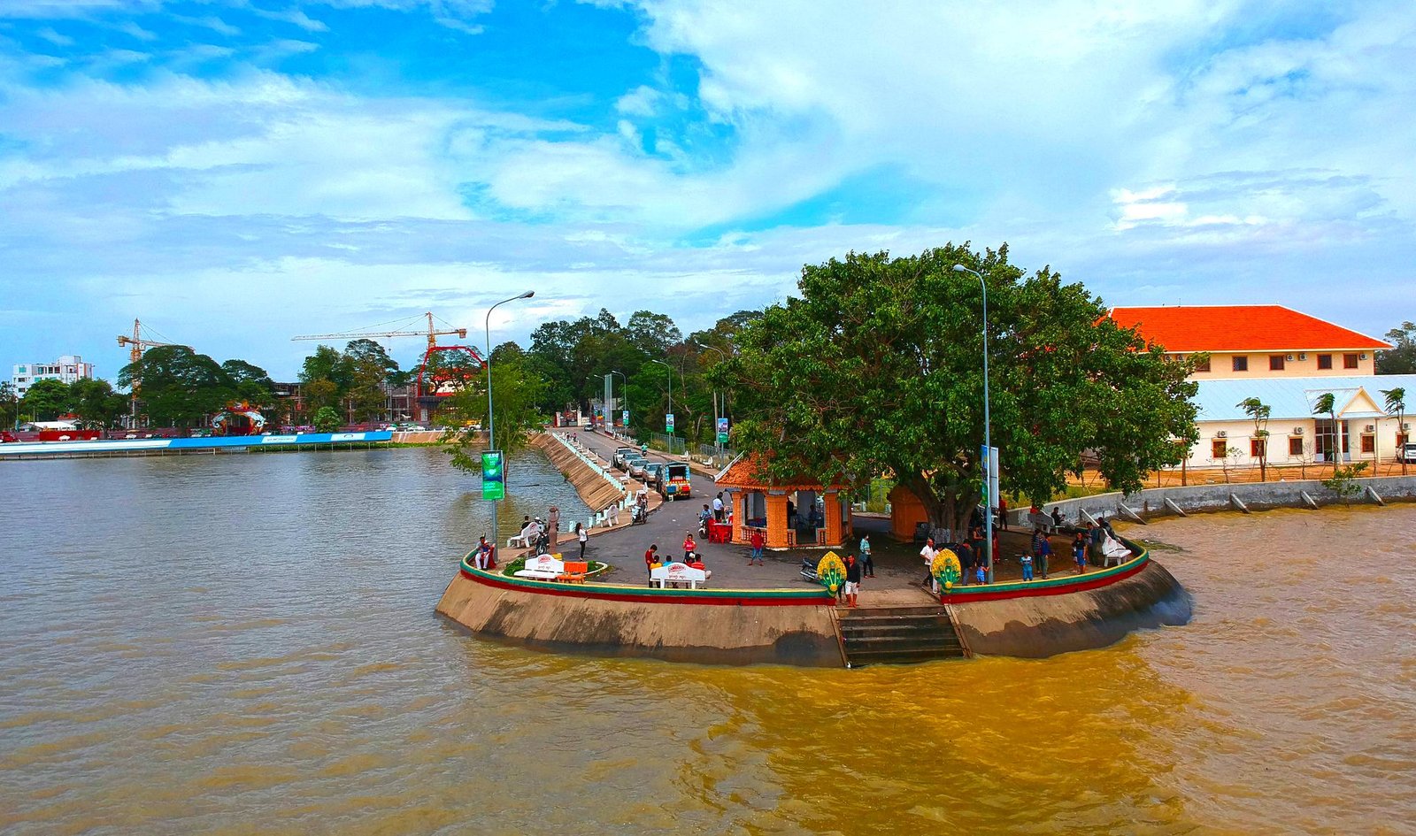 Chong Porm | ចុងប៉ម