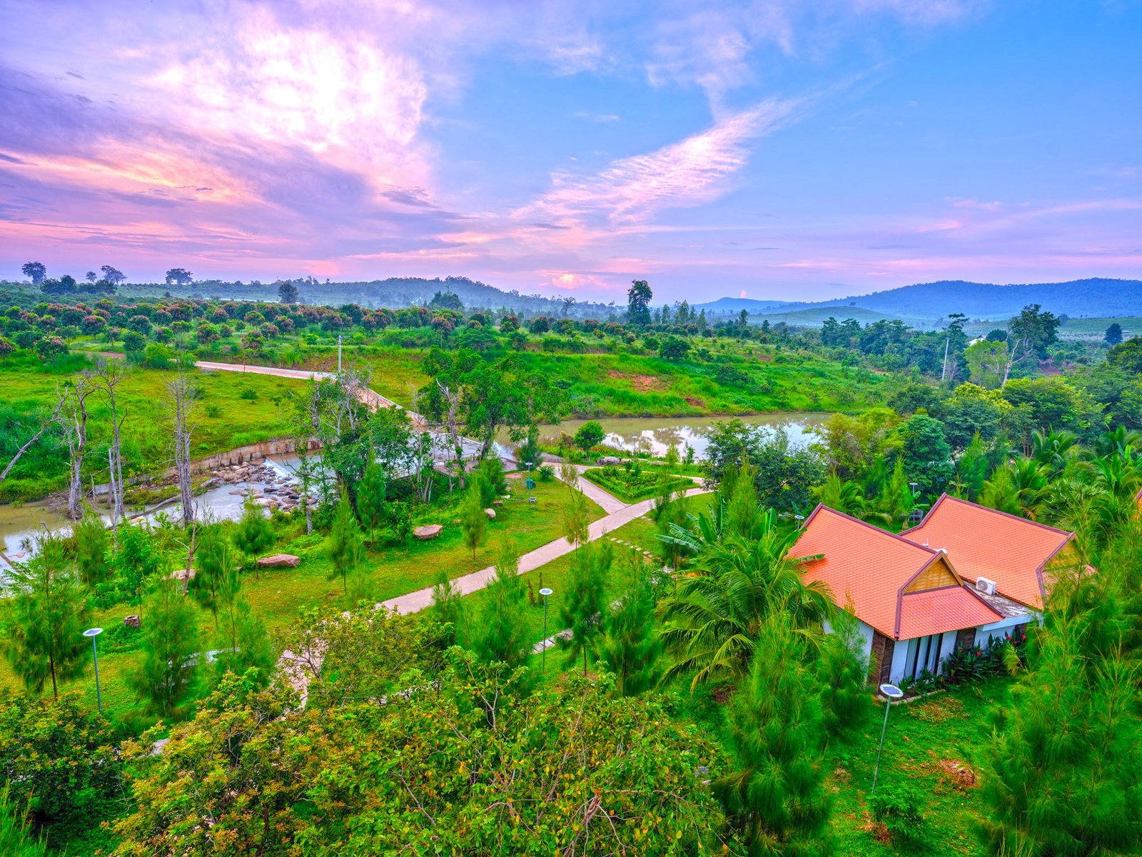 Phum Domnak Domrey | ភូមិដំណាក់ដំរី