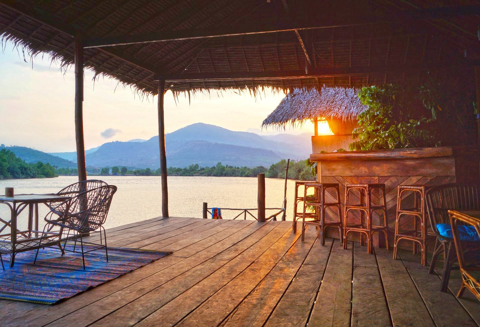 Maya Bungalows Kampot | ម៉ាយ៉ា បឹងហ្កាឡូ កំពត