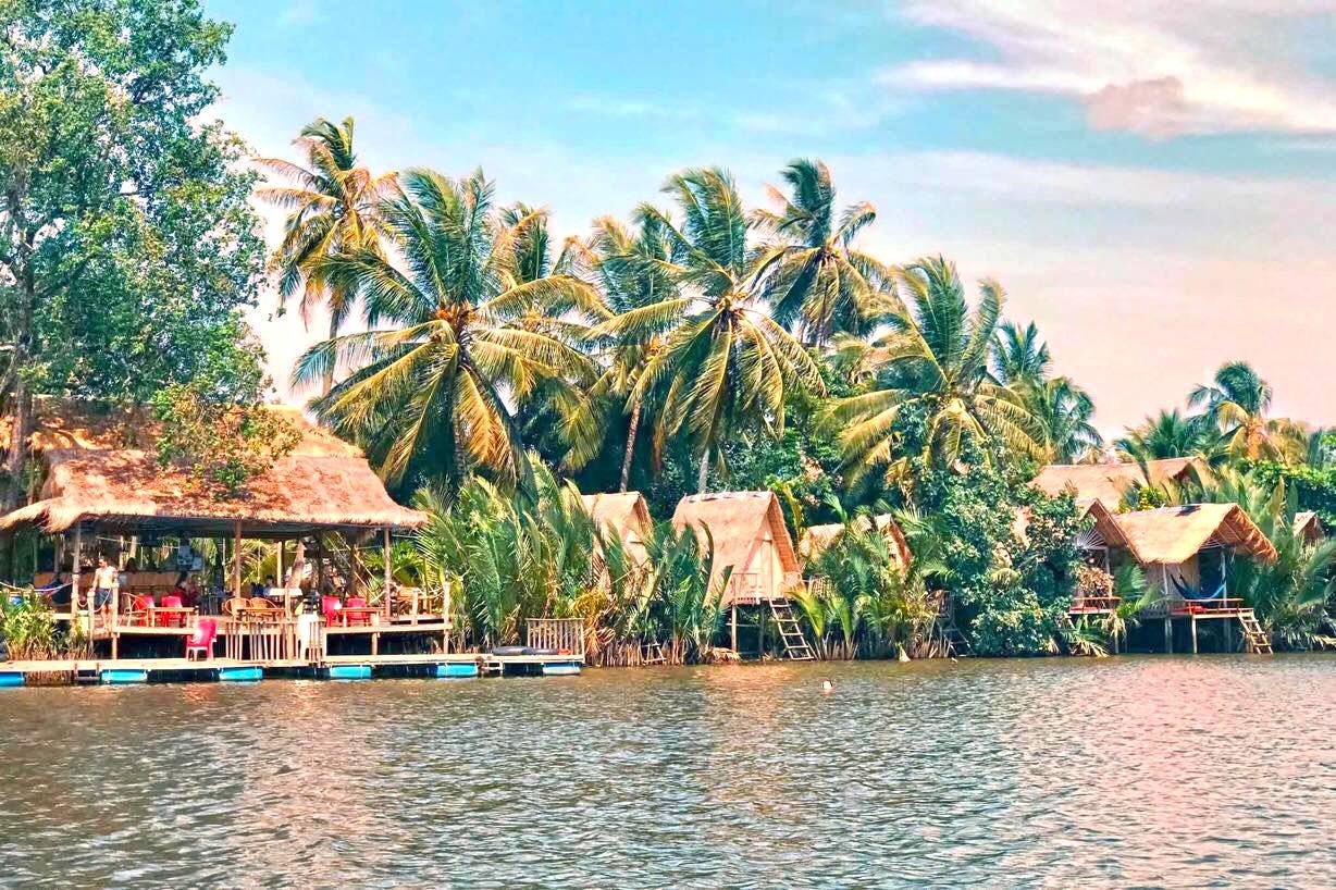 Yellow Sun Hostel | យេឡូសាន់ កំពត