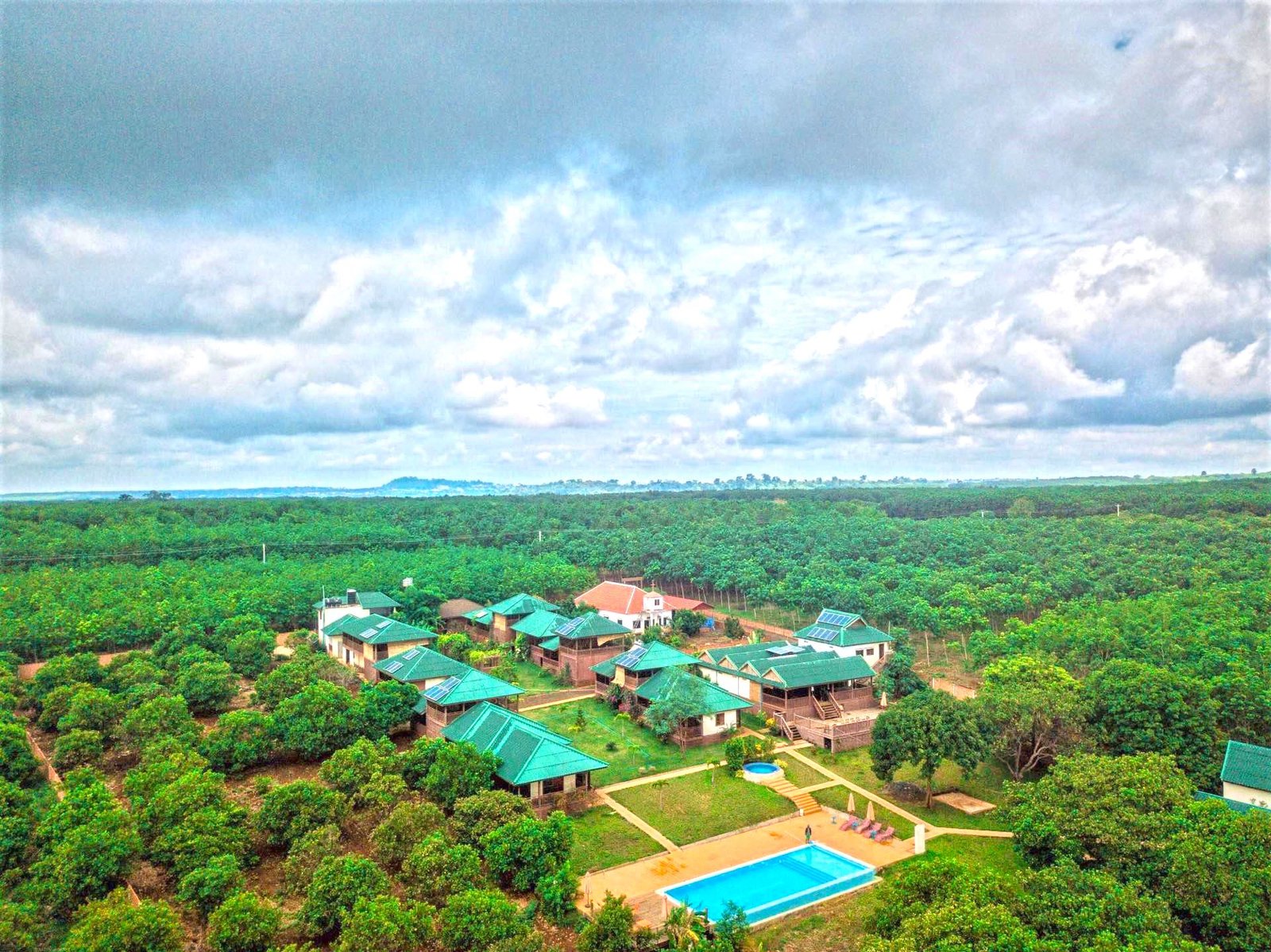 Ratanakiri Paradise Hotel & Restaurant | រតនគីរី ផារាដាយស៍