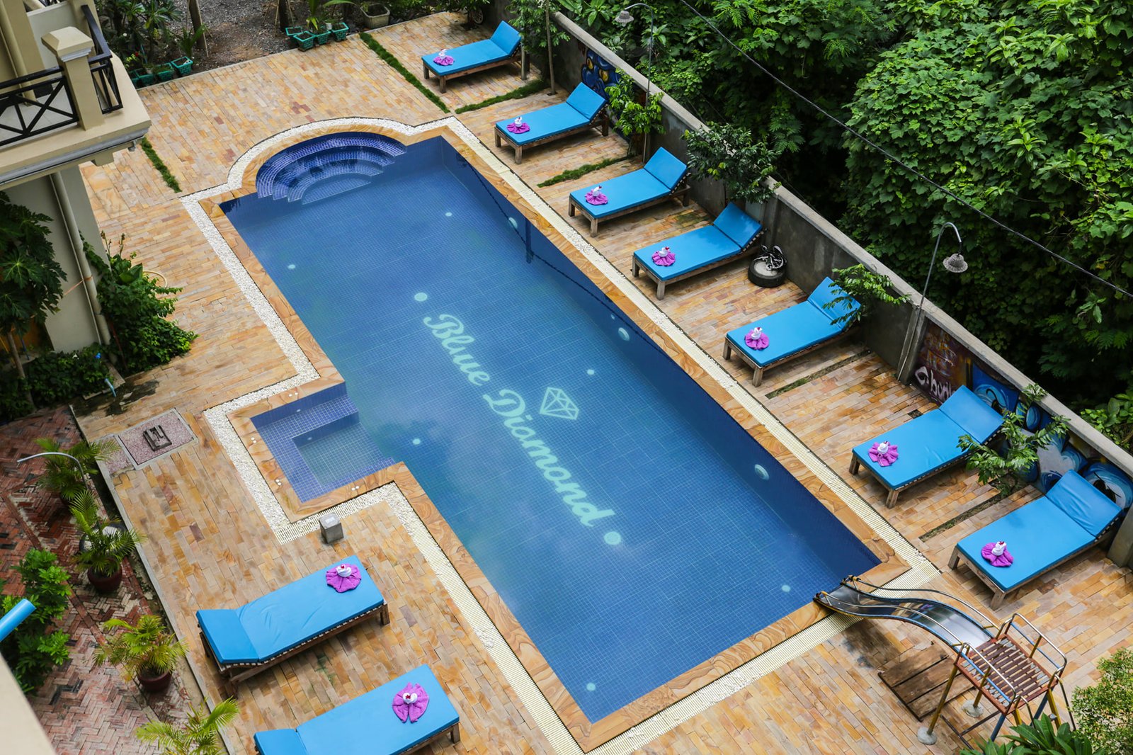 Blue Diamond Guesthouse | ផ្ទះសំណាក់ ពេជ្យខៀវ