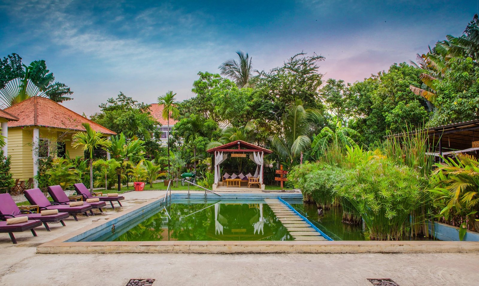 Au Cabaret Vert Battambang | សណ្ឋាគារ & ភោជនីយដ្ឋាន កាបារ៉េវែរតារៀស
