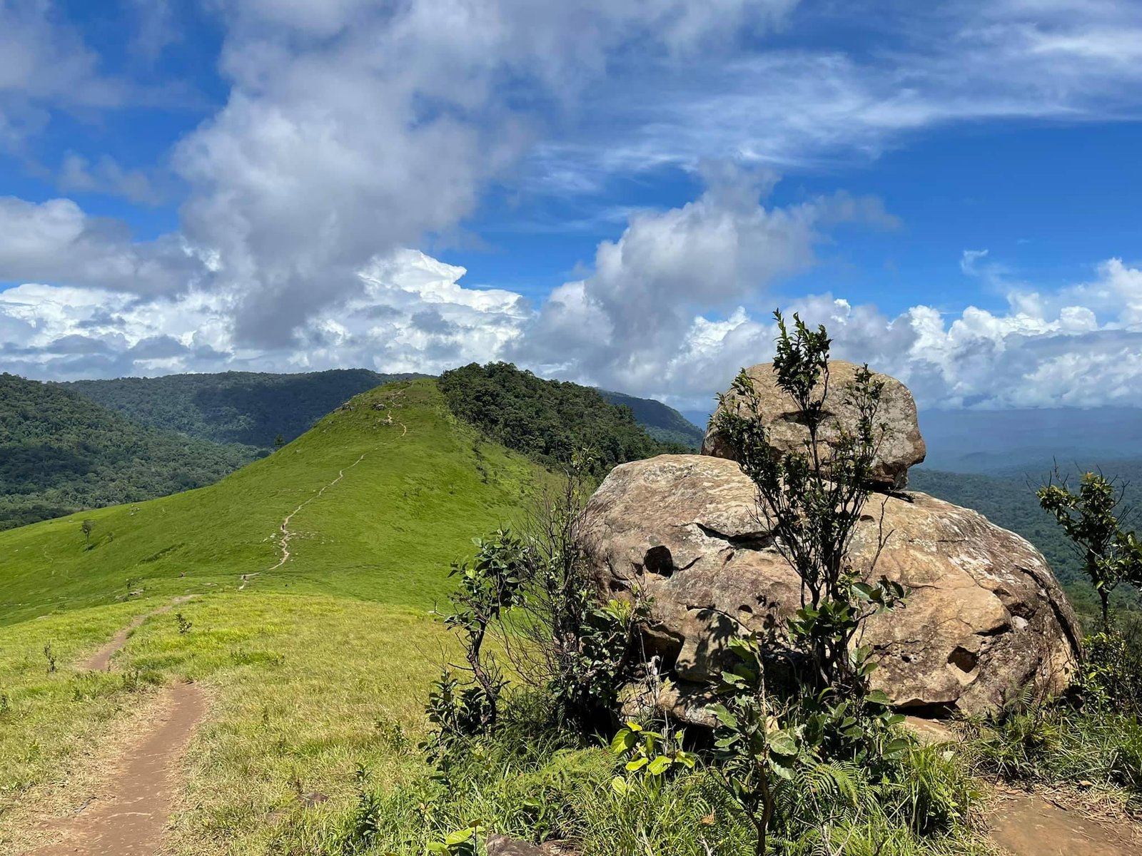 Phnom Khnong Phsar | ភ្នំខ្នងផ្សារ